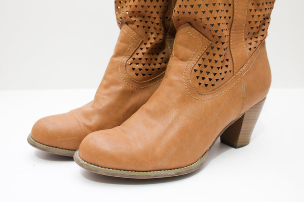 High light brown boots