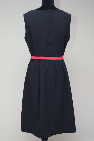 Plain black slim waist dress